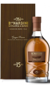 Grappa Nardini Riserva 15 anni cassetta legno 0.70 l Nardini